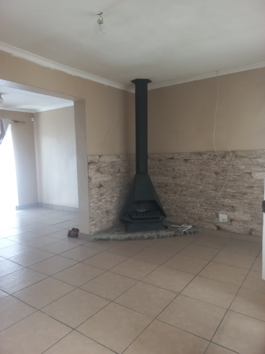 3 Bedroom Property for Sale in Devon Park Village Western Cape